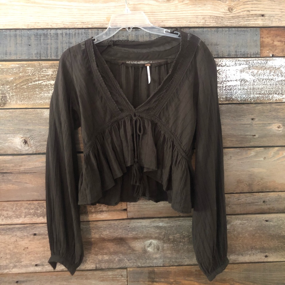 Free People Flowy Brow Cropped Blouse!